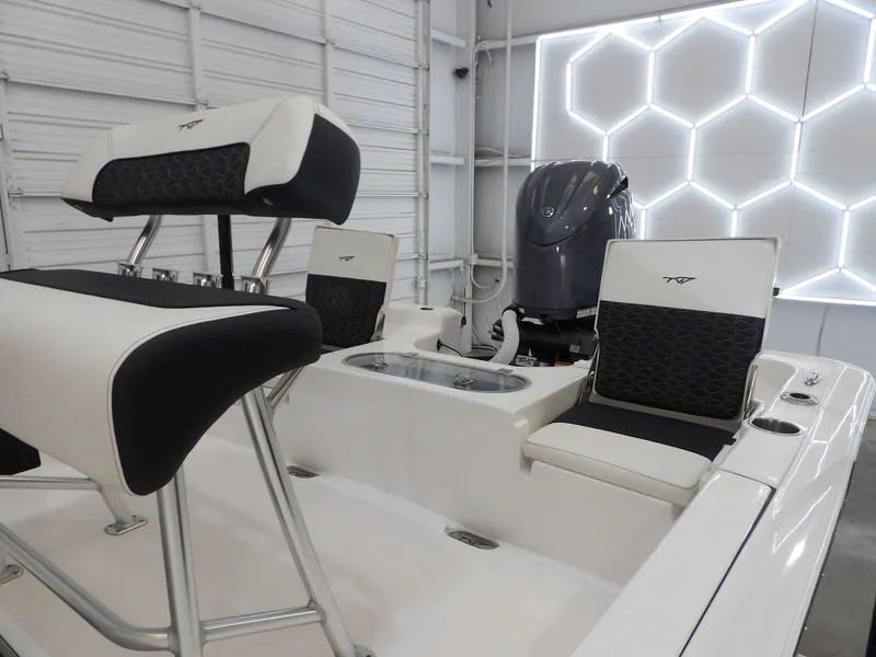 Slide: The Image of Tidewater 2110 Bay Max 2025 - 15