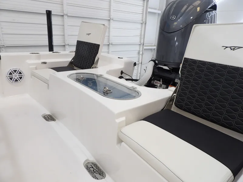 Slide: The Image of Tidewater 2110 Bay Max 2025 - 17