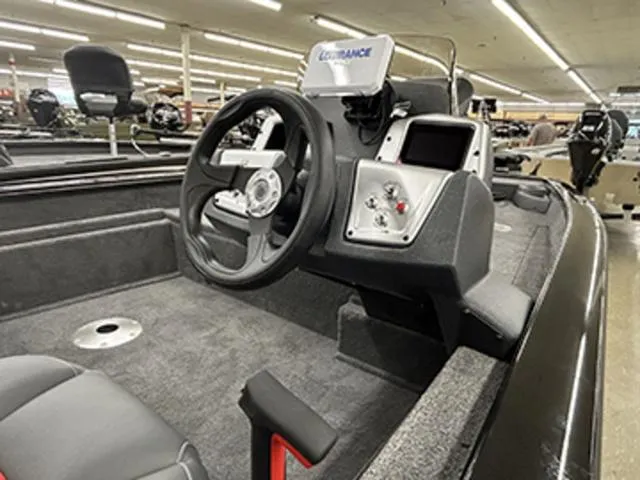 Slide: The Image of Tracker Pro Team 175 Crappie Edition 2026 - 7