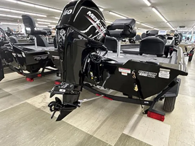 Slide: The Image of Tracker Pro Team 175 Crappie Edition 2026 - 8