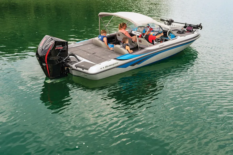 Slide: The Image of Ranger 212LS 2025 - 108