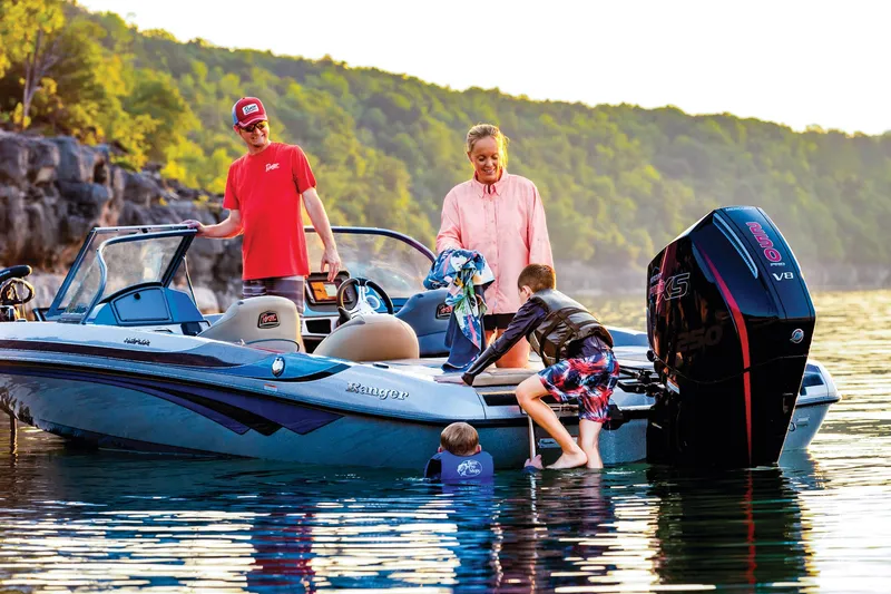 Slide: The Image of Ranger 212LS 2025 - 82