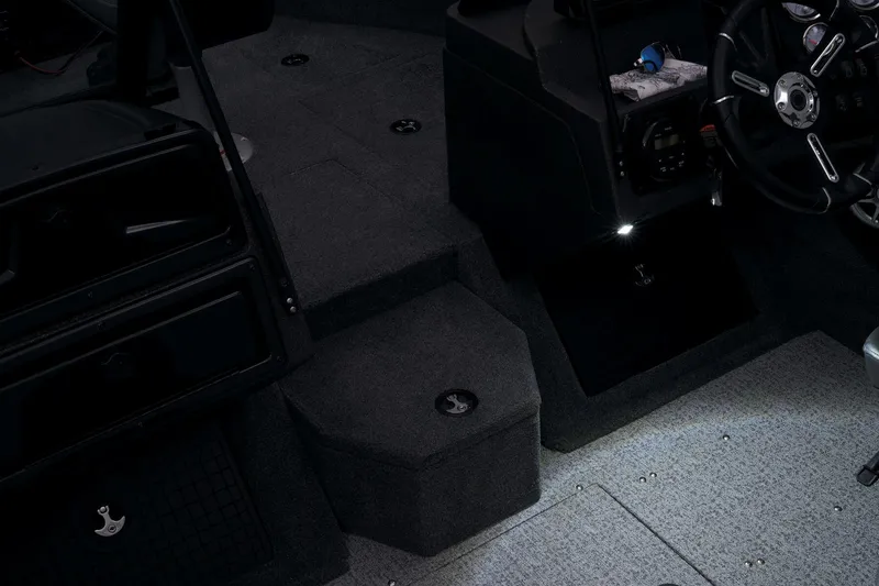 Slide: The Image of Tracker Targa V-19 WT 2024 - 26