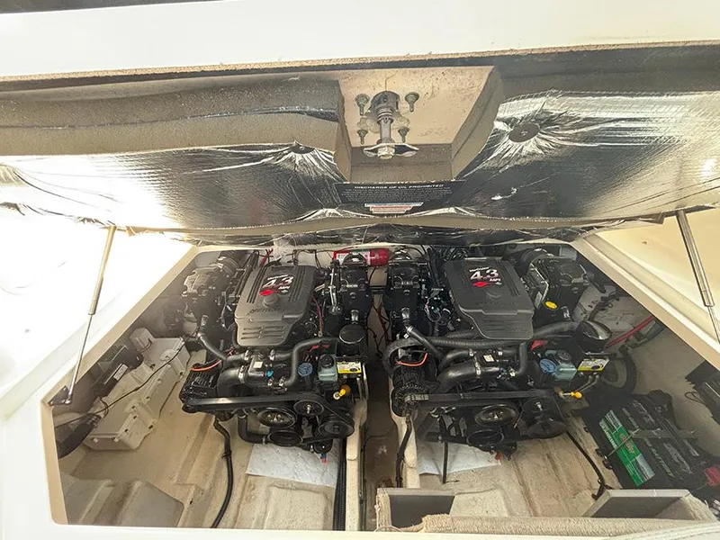 Slide: The Image of Engine compartment of a 2007 Sea Ray 280 Sundancer with dual 4.3 MPI engines. - 20