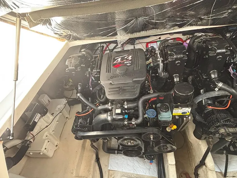 Slide: The Image of Engine compartment of a 2007 Sea Ray 280 Sundancer with MerCruiser 4.3 MPI engine. - 21