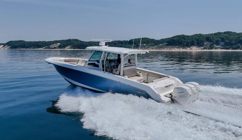 The Image of Boston Whaler 380 Outrage 2019 - 0