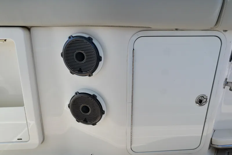 Slide: The Image of Boston Whaler 380 Outrage 2019 - 38