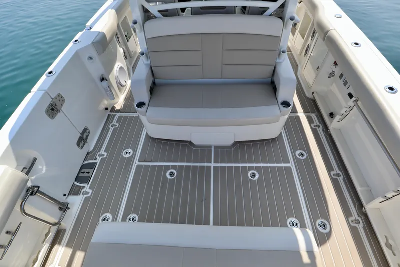 Slide: The Image of Boston Whaler 380 Outrage 2019 - 7