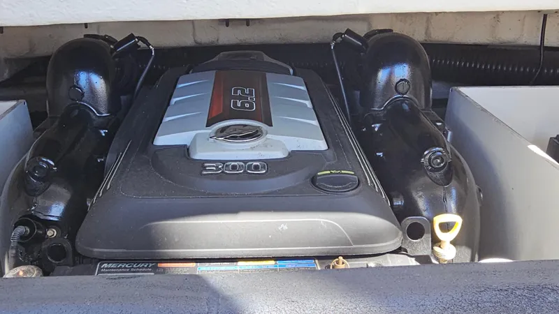 Slide: The Image of Engine of 2016 Sea Ray 230 SLX boat, featuring a 6.2L Mercury engine. - 40