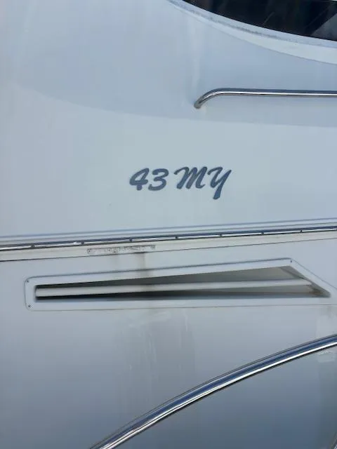 Slide: The Image of 2006 Carver 43 Motor Yacht exterior detail with "43 MY" lettering. - 22