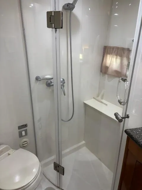 Slide: The Image of Carver 43 Motor Yacht 2006 - 51