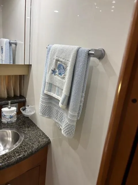 Slide: The Image of Carver 43 Motor Yacht 2006 - 54