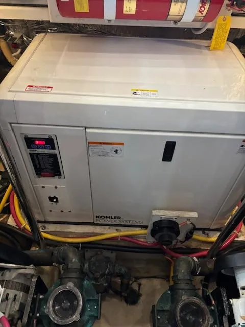 Slide: The Image of Carver 43 Motor Yacht 2006 - 62