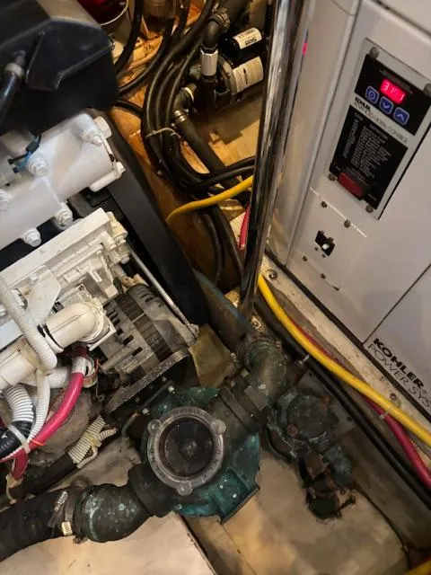 Slide: The Image of Carver 43 Motor Yacht 2006 - 70