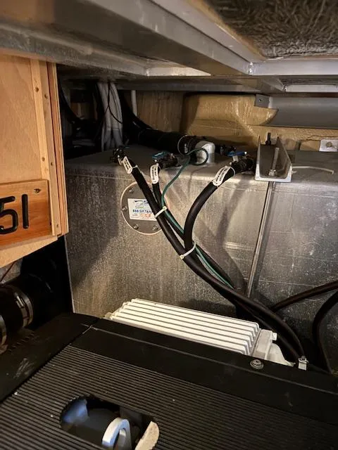 Slide: The Image of Carver 43 Motor Yacht 2006 - 72