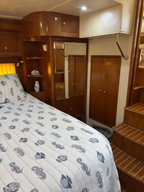 Slide: The Image of Carver Yachts 43 Motor Yacht 2006 - 60