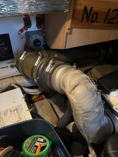 Slide: The Image of Carver Yachts 43 Motor Yacht 2006 - 74