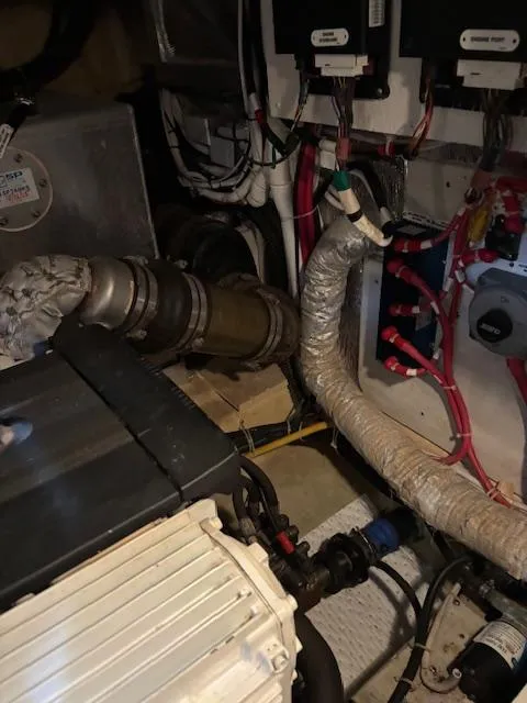 Slide: The Image of Carver Yachts 43 Motor Yacht 2006 - 77