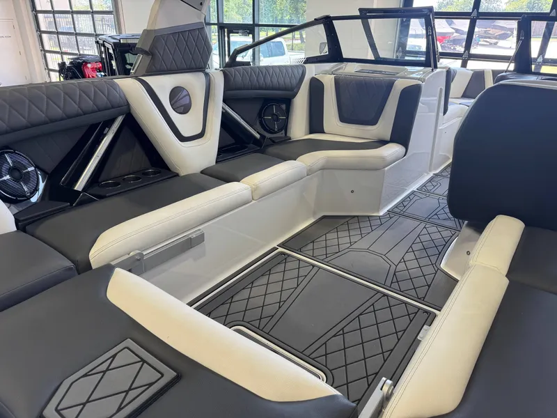 Slide: The Image of Tigé 25ZX 2020 - 14