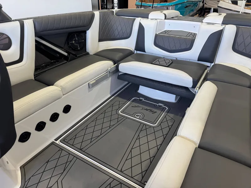 Slide: The Image of Tigé 25ZX 2020 - 15