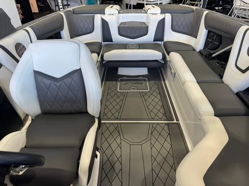 Slide: The Image of Tigé 25ZX 2020 - 22