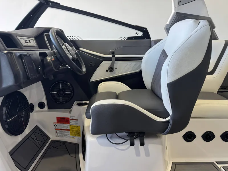 Slide: The Image of Tigé 25ZX 2020 - 23