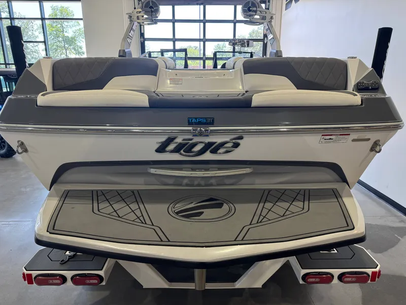 Slide: The Image of Tigé 25ZX 2020 - 8