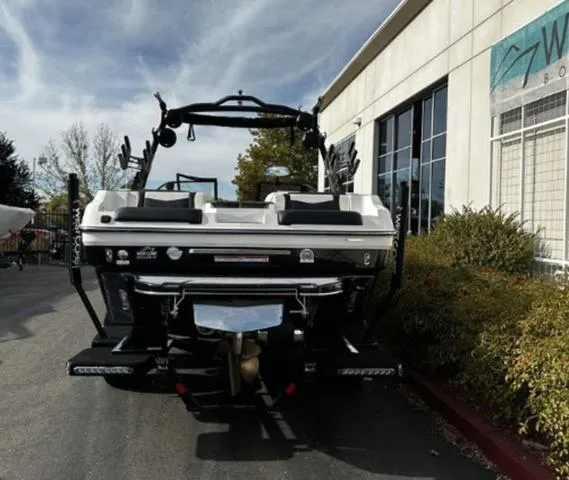 Slide: The Image of Malibu Wakesetter 23 MXZ 2025 - 3