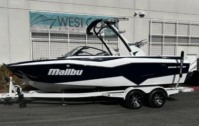 Slide: The Image of Malibu Wakesetter 22 LSV 2025 - 2