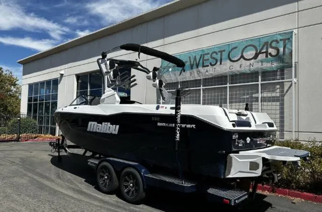 Slide: The Image of Malibu Wakesetter 25 LSV 2025 - 3