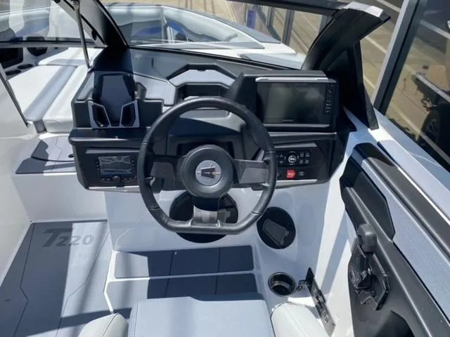 Slide: The Image of Axis Wake Research T220 2025 - 10