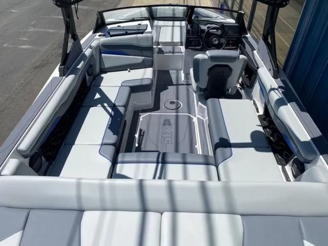 Slide: The Image of Axis Wake Research T220 2025 - 12