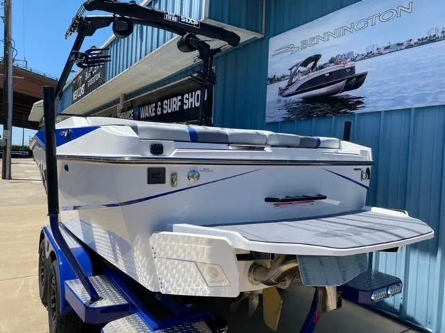 Slide: The Image of Axis Wake Research T220 2025 - 13