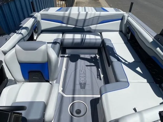 Slide: The Image of Axis Wake Research T220 2025 - 8