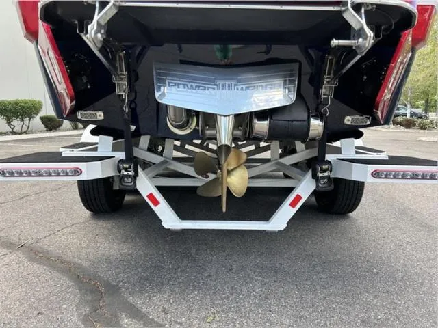 Slide: The Image of Malibu Wakesetter 25 LSV 2024 - 7