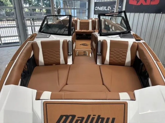 Slide: The Image of Malibu Wakesetter 24 MXZ 2025 - 10