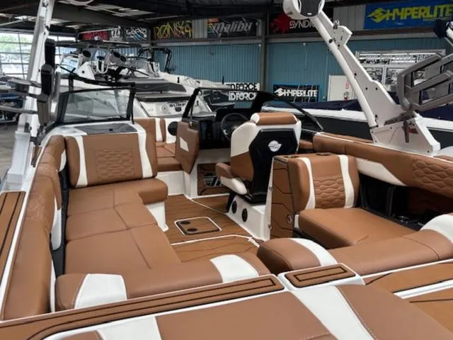 Slide: The Image of Malibu Wakesetter 24 MXZ 2025 - 9
