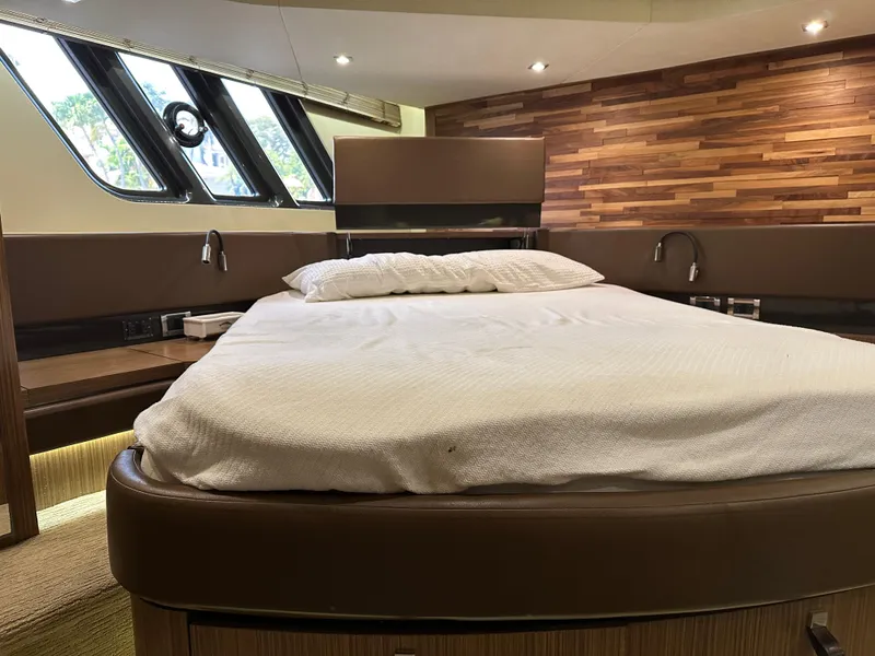 Slide: The Image of Sea Ray L590 2016 - 52