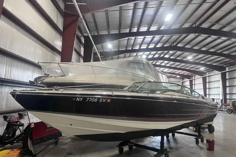 The Image of 2017 Formula 292 FASTech boat in storage facility, side view. - 0