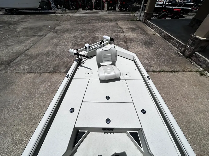 Slide: The Image of Ranger RB200 2023 - 13