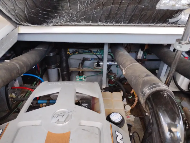 Slide: The Image of Sea Ray Sundancer 400 1999 - 61