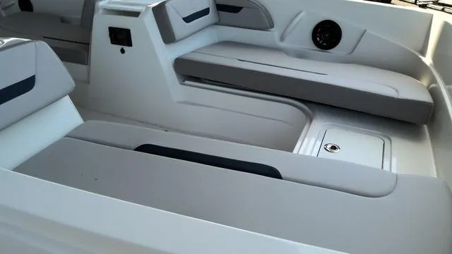 Slide: The Image of Hurricane SunDeck Sport 205 OB 2025 - 2