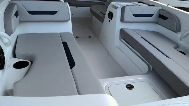 Slide: The Image of Hurricane SunDeck Sport 205 OB 2025 - 3