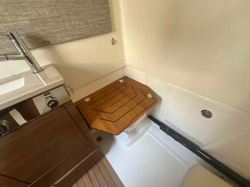 Slide: The Image of Boston Whaler 360 Outrage 2026 - 13