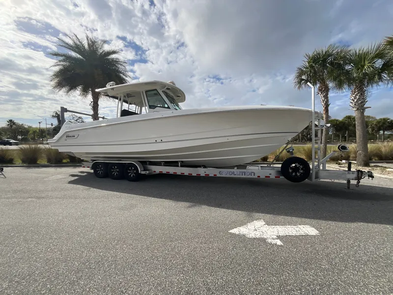 Slide: The Image of Boston Whaler 360 Outrage 2026 - 20