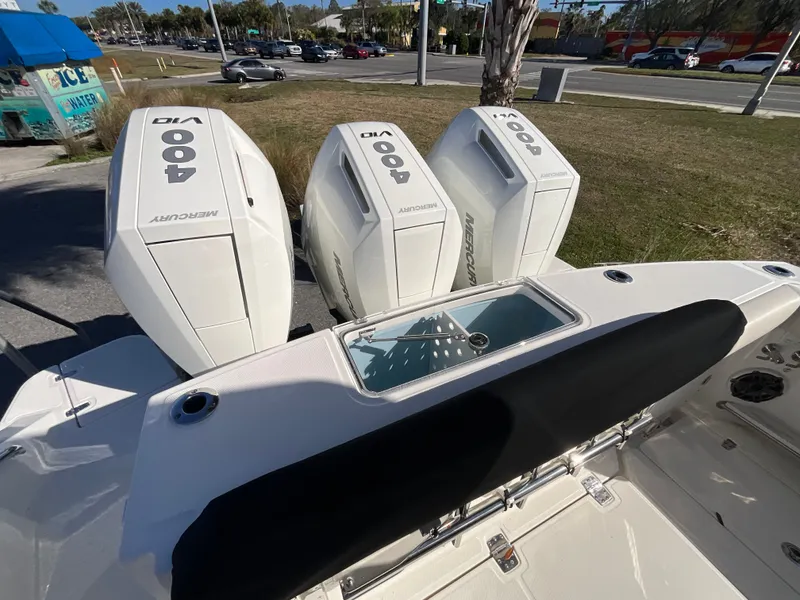 Slide: The Image of Boston Whaler 360 Outrage 2026 - 24