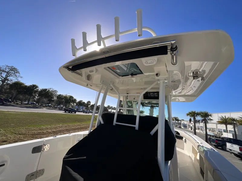 Slide: The Image of Boston Whaler 360 Outrage 2026 - 25
