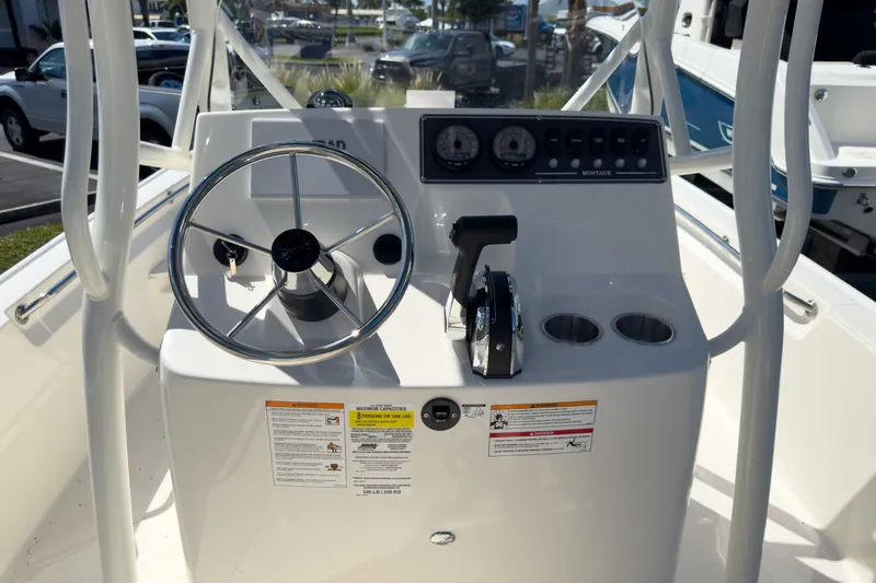 Slide: The Image of Boston Whaler 190 Montauk 2026 - 10