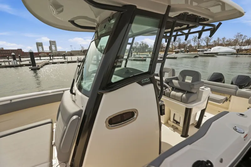 Slide: The Image of Boston Whaler 280 Outrage 2026 - 13