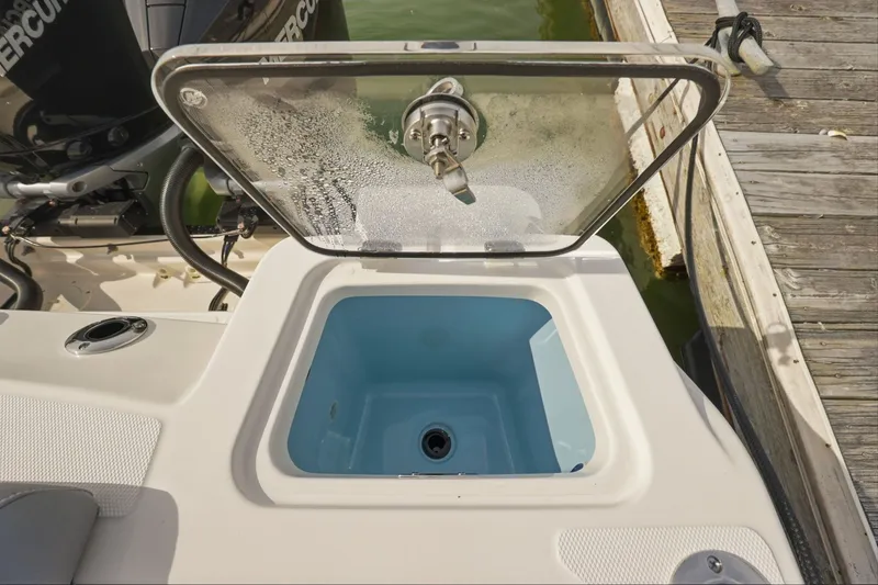 Slide: The Image of Boston Whaler 280 Outrage 2026 - 4